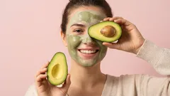 Domácí pleťové masky pro každodenní použití: 5 receptů, které opravdu fungují